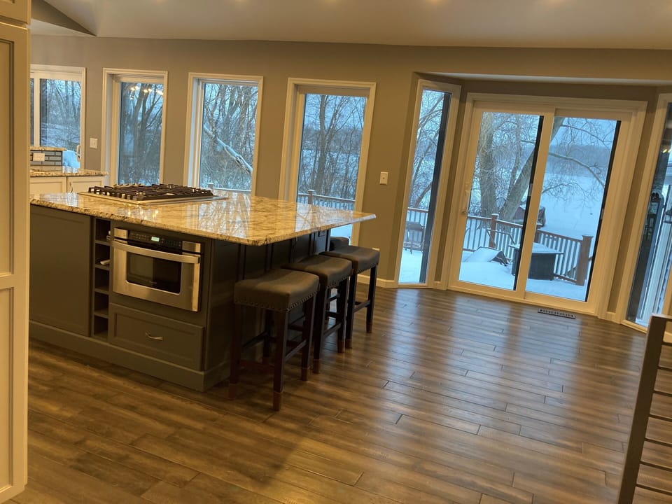 Kitchen/Entryway