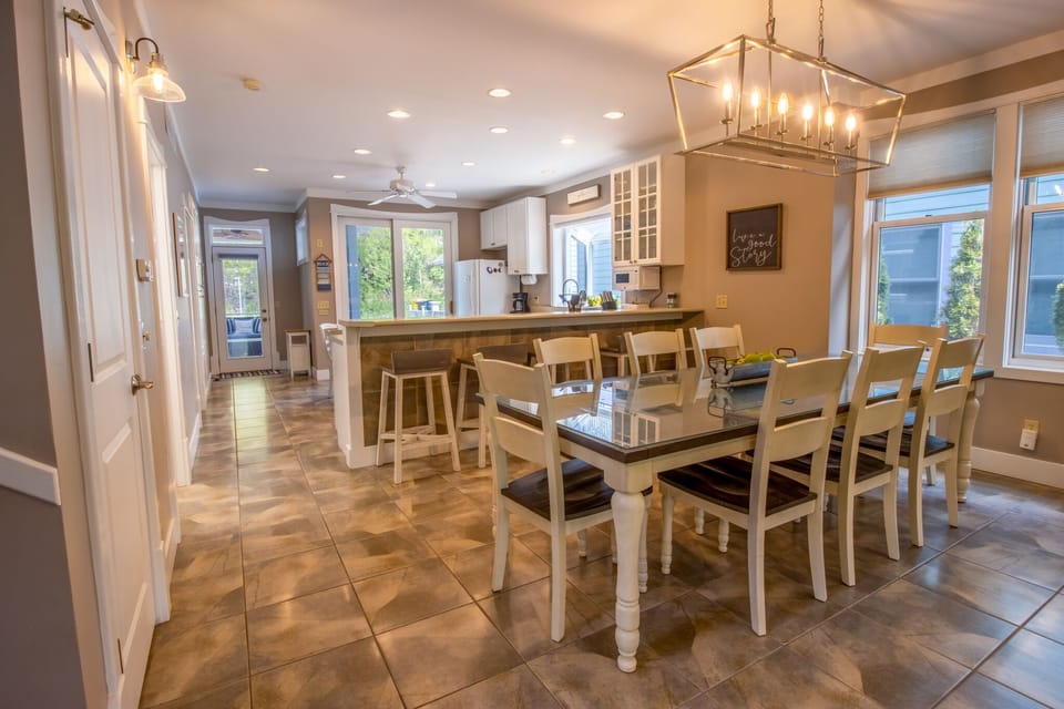 Main Level | Dining Room