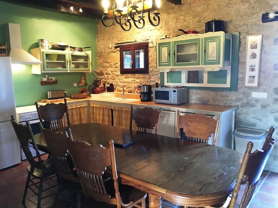 The kitchen and dining room