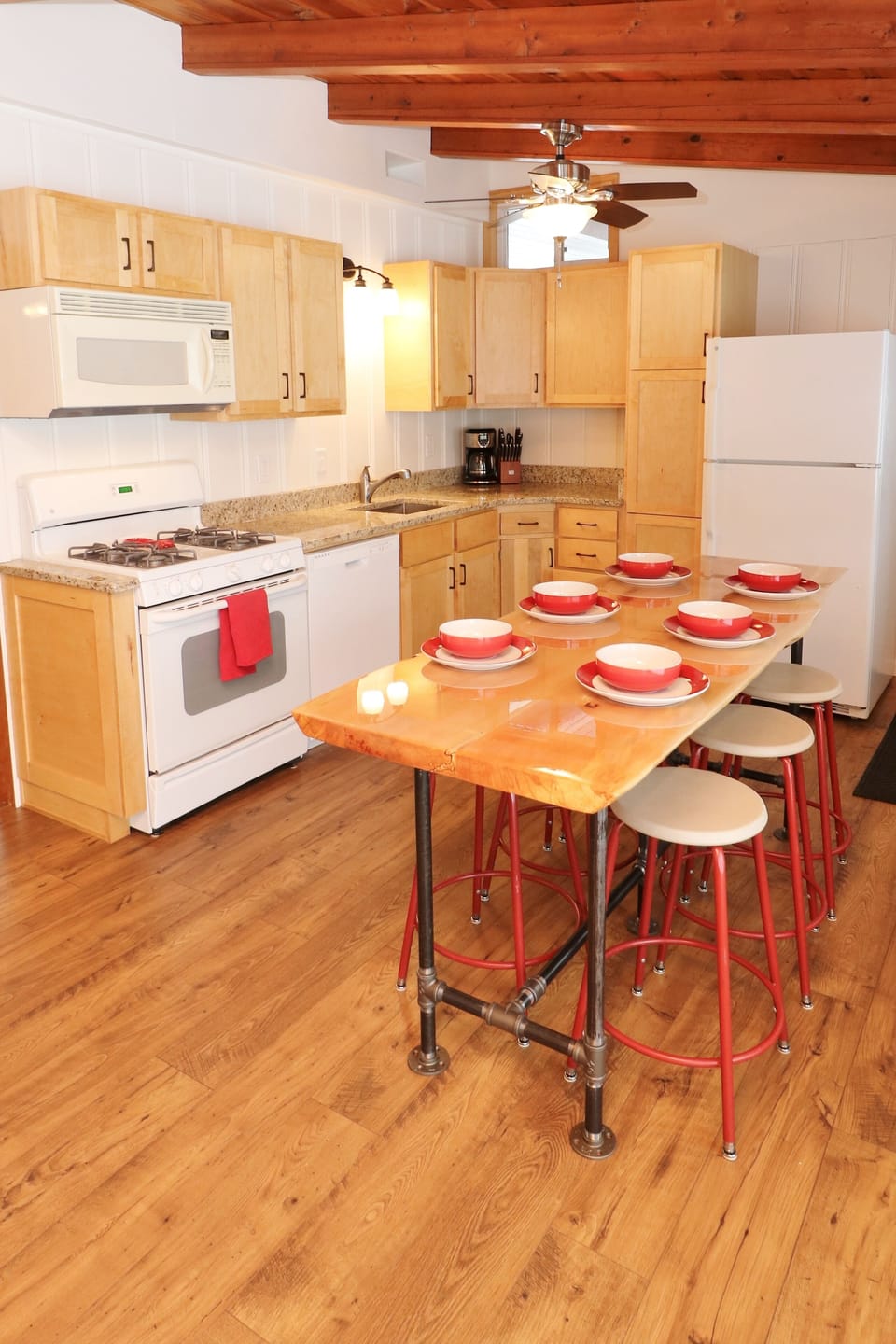 Kitchen- Granite countertop, Gas Stove, Live edge table