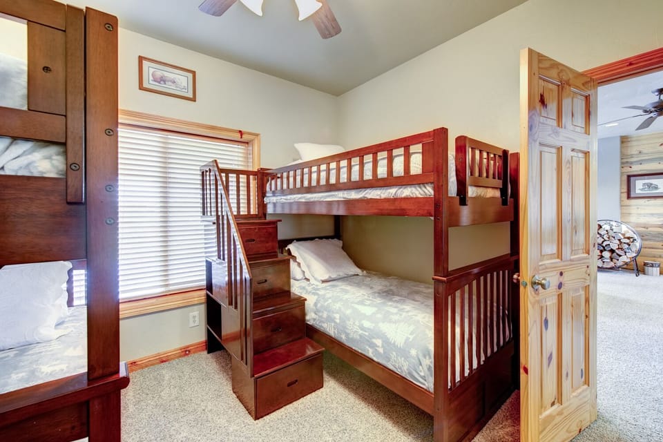 Guest room - bunk beds
