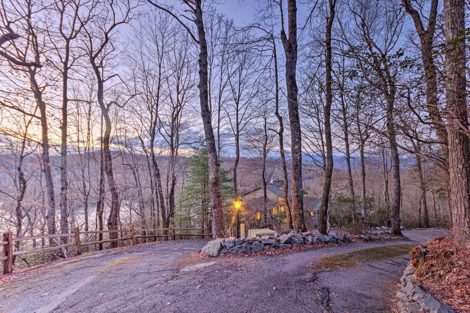 Steep Driveway Access | 4WD/AWD Required