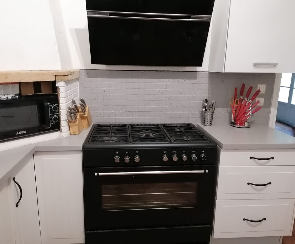 Fully equipped kitchen