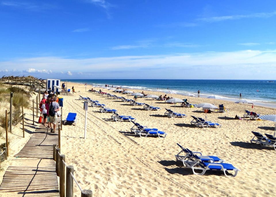 Barril beach is only 20 minutes away