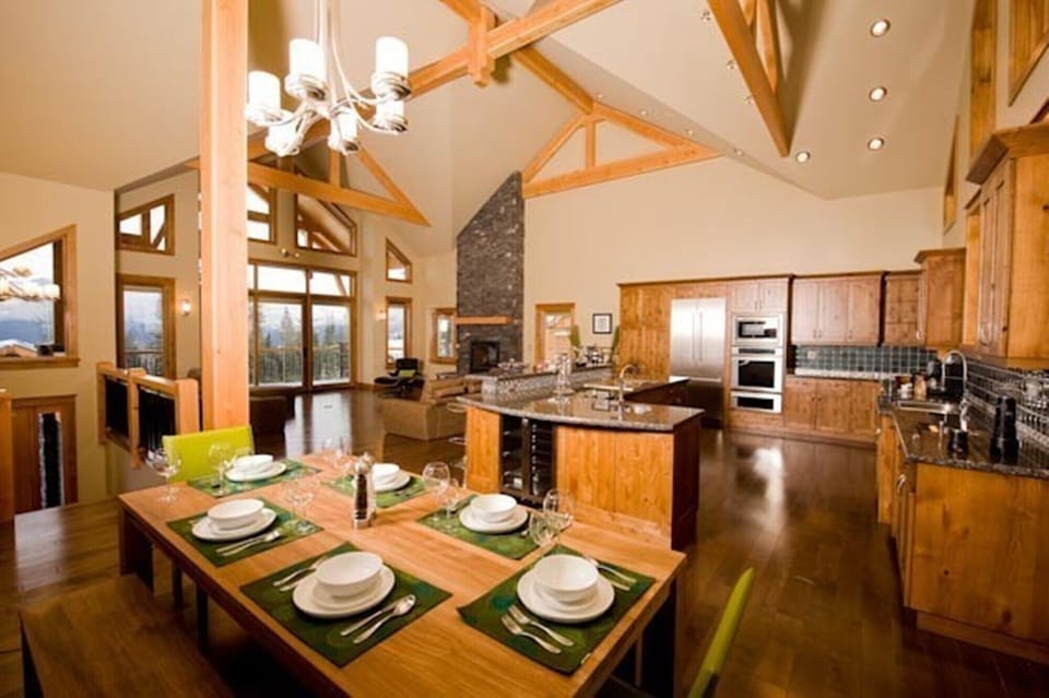 Open plan dining, kitchen & living. Perfect for entertaining