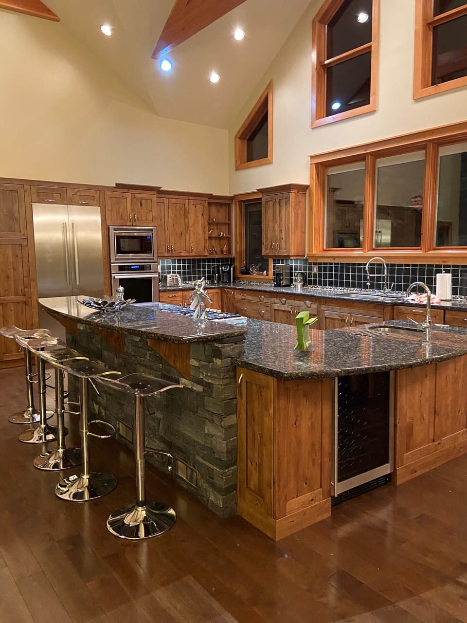 Open Plan Kitchen with island & breakfast bar