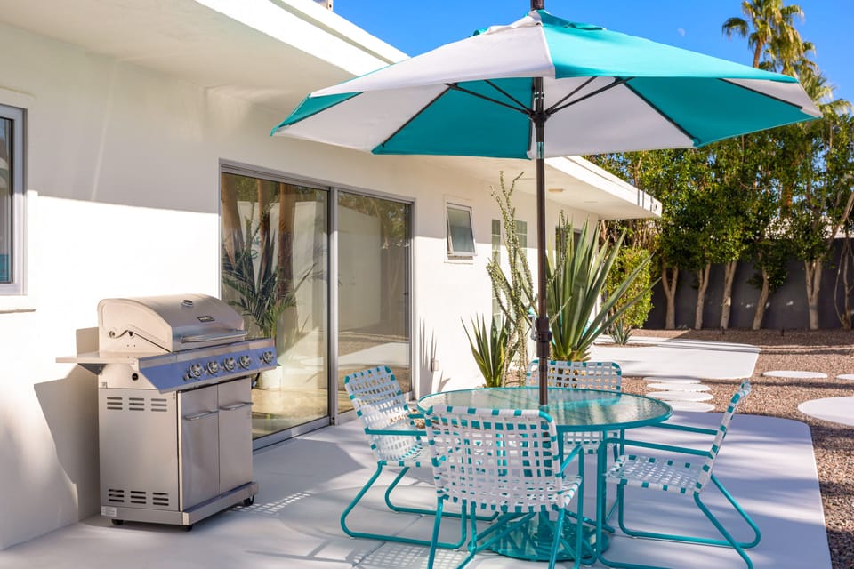 Enjoy outdoor cooking and dining anytime.