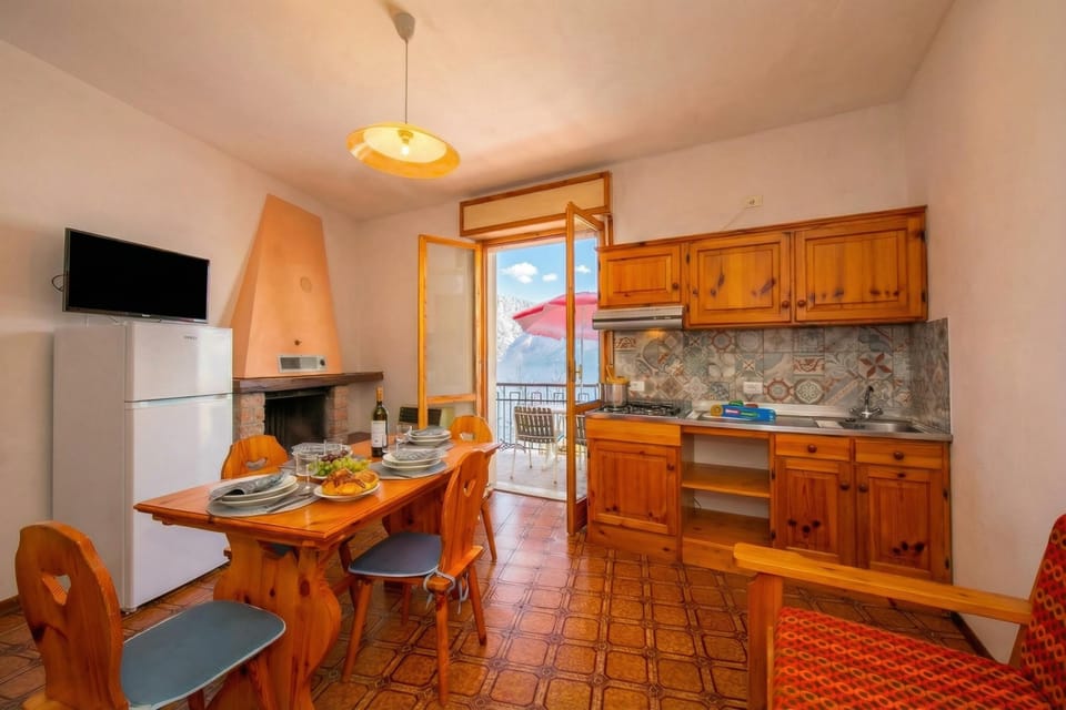 Kitchen and dining area