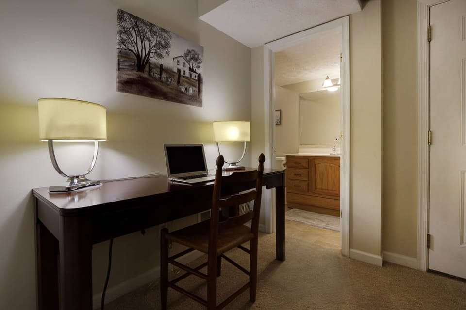 Virtual office area (downstairs)