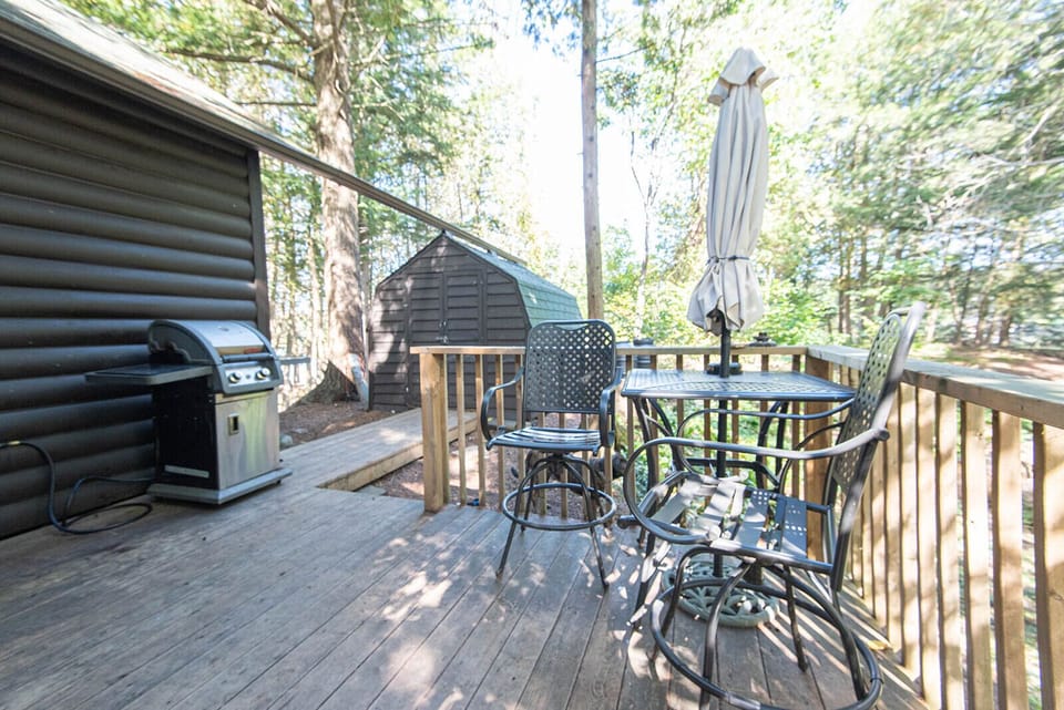Cottage Deck 