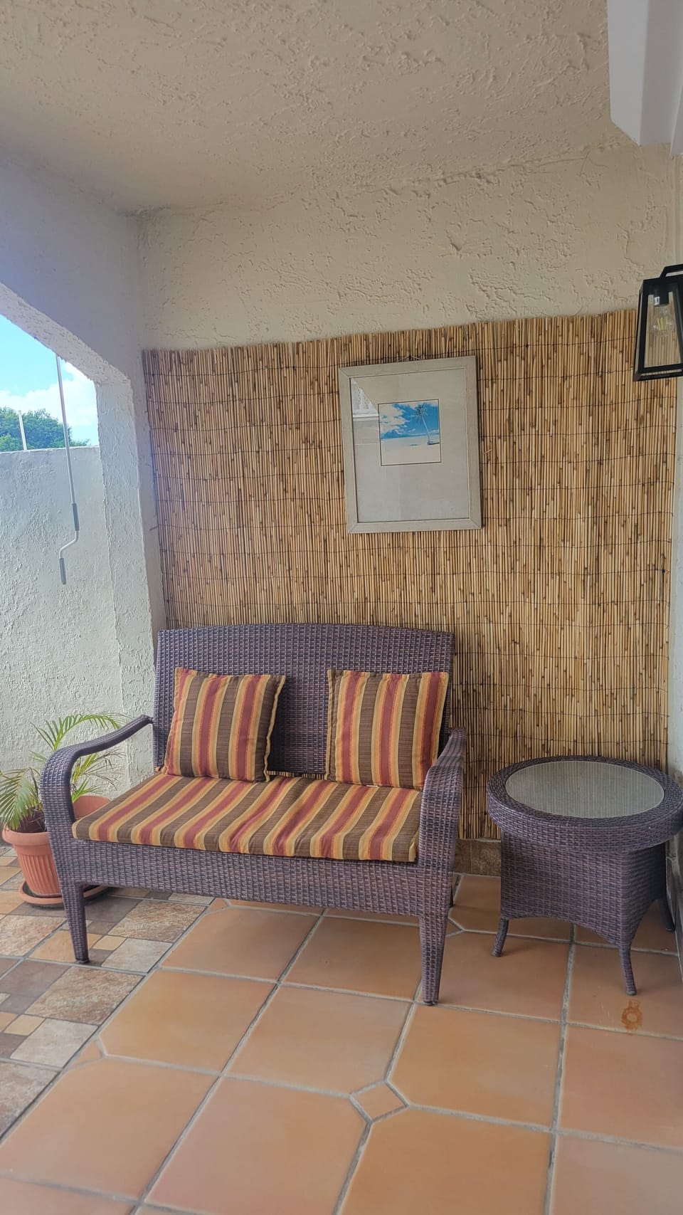 Patio Sitting area, great view of the open harbour