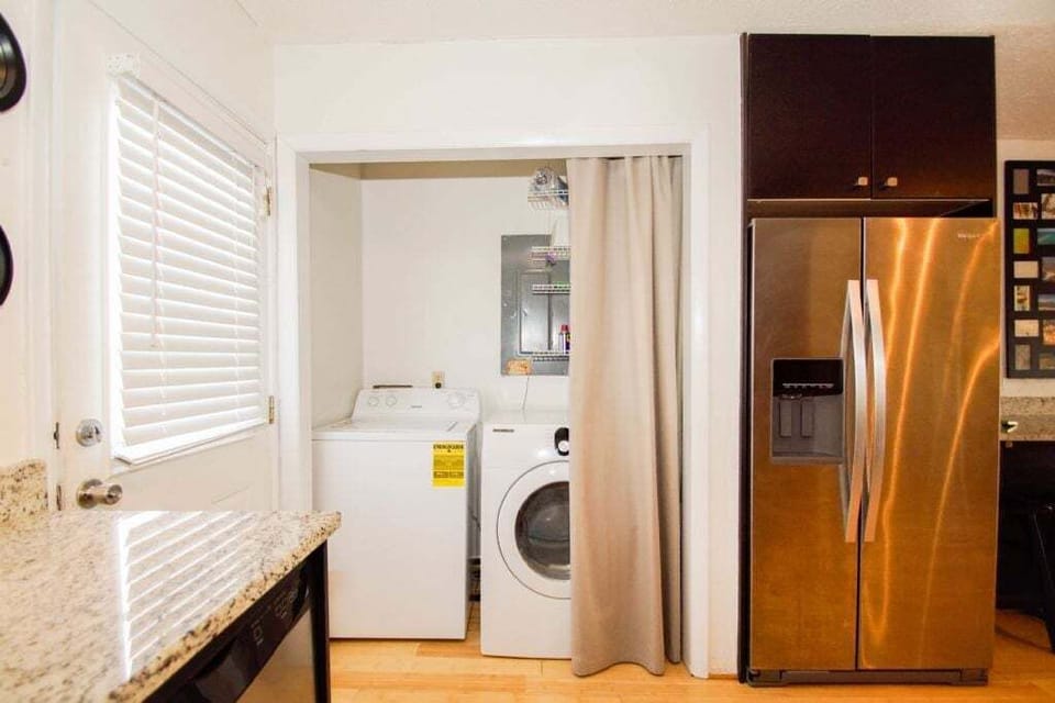 Kitchen/Laundry