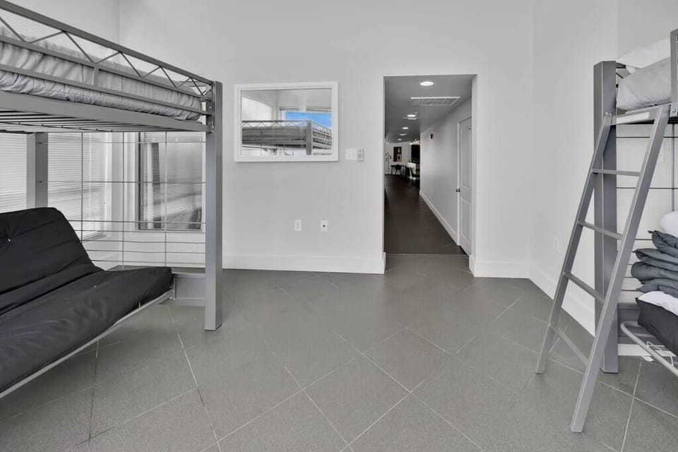 Bunk room 