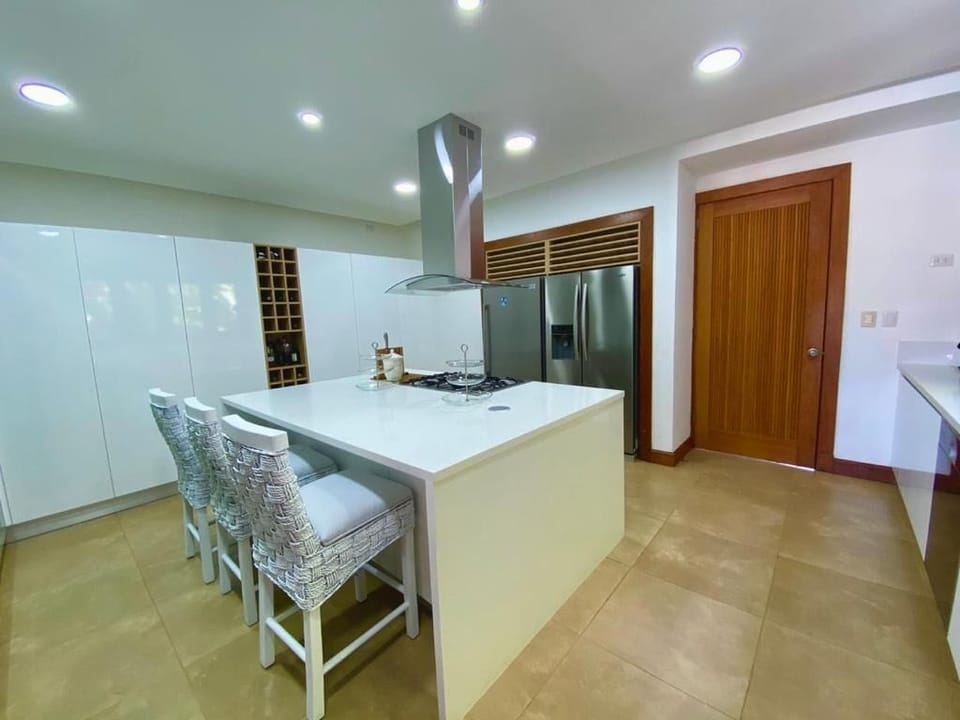 Golf front villa with service staff, private pool and in-room hot tubs (3825)