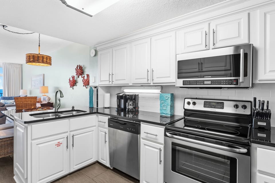 Fully Stocked Kitchen