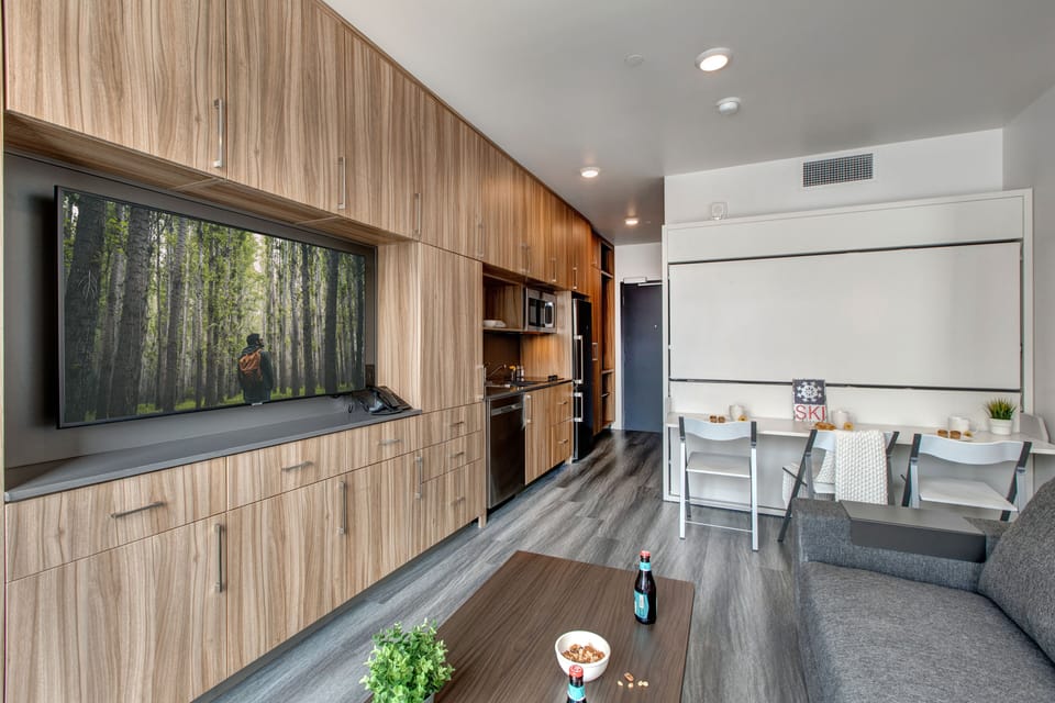 Amenities Galore & Walk to Ski and More! Canyons Village Apartment in Wasatch County