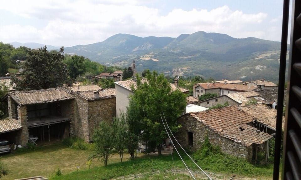 BEAUTIFULLY RESTORED 3 BEDROOM FARMHOUSE, in the green hills of Emilia House in Emilia-Romagna
