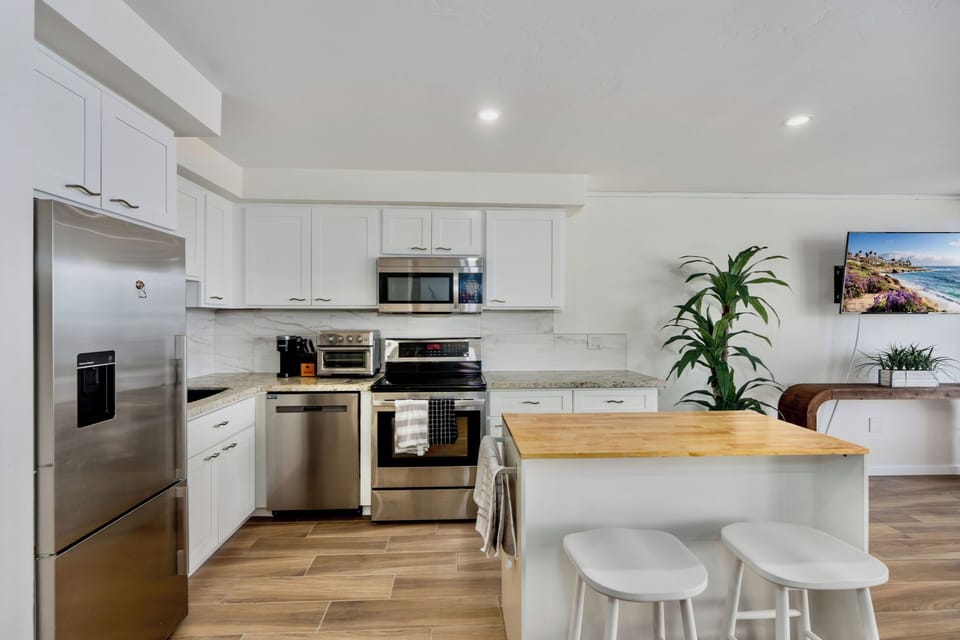 Bright modern kitchen with spacious breakfast island