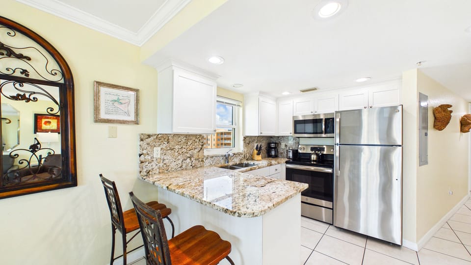 SouthBeach608Kitchen(1)