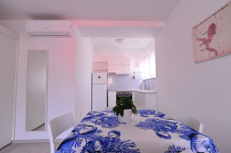 Dining area with kitchen 