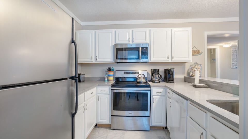 Fully equipped kitchen 