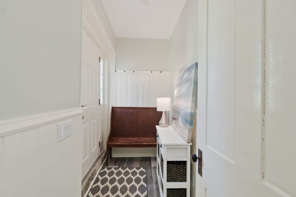Private Entrance with Entry Hallway