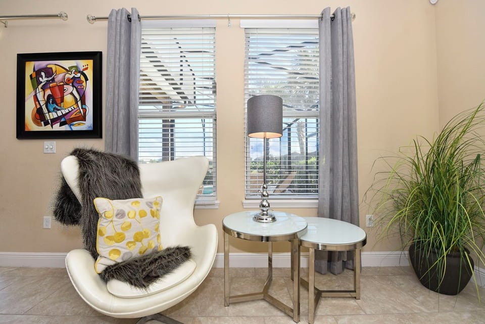 Relaxation station: Our living room welcomes you with open arms!