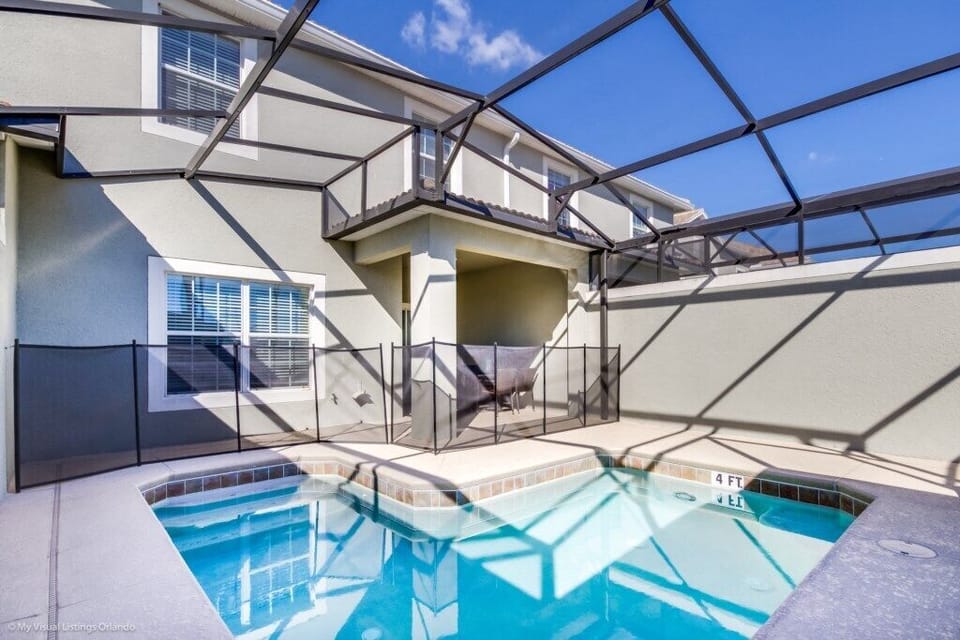 Beautiful 4 bed 3 bath townhome located in Storey Lake Resort