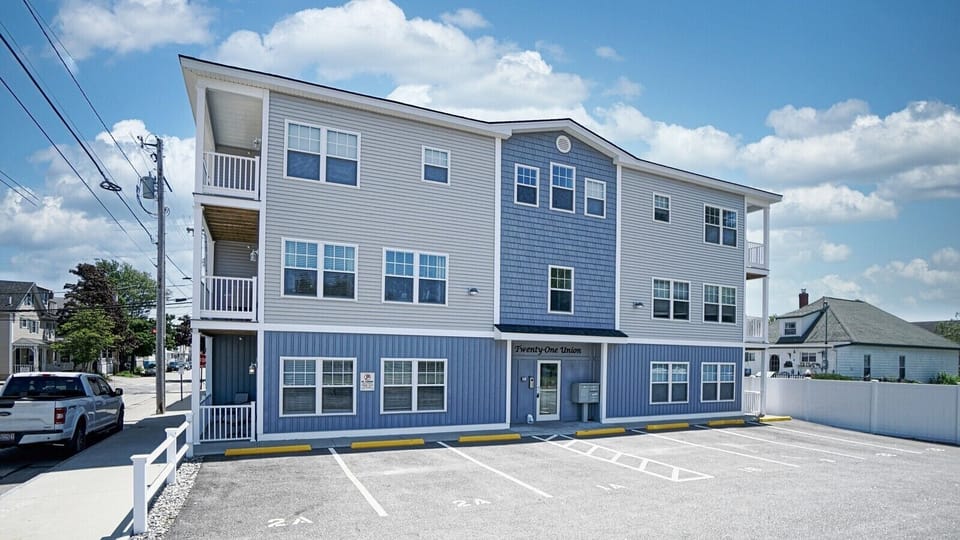 Designated parking for 1| Exterior of building