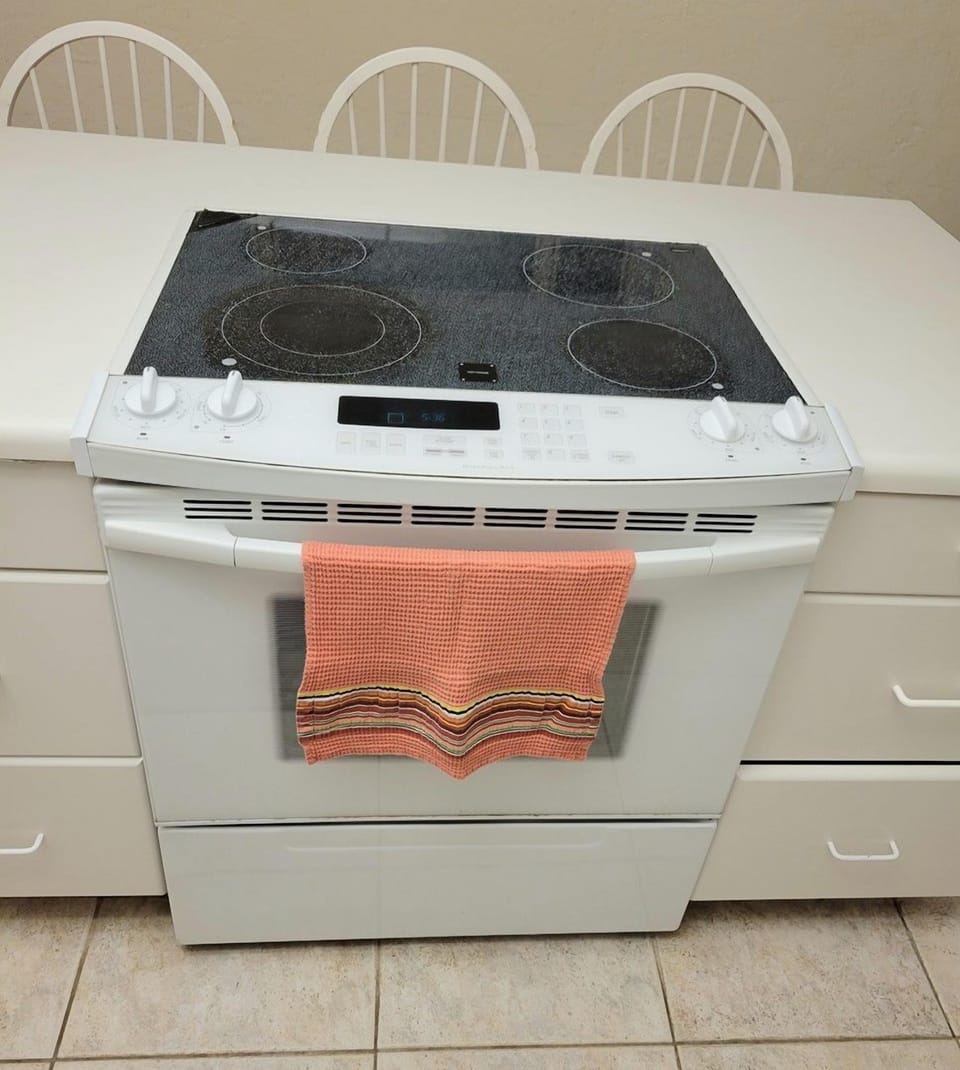 Kitchen Stove and Oven