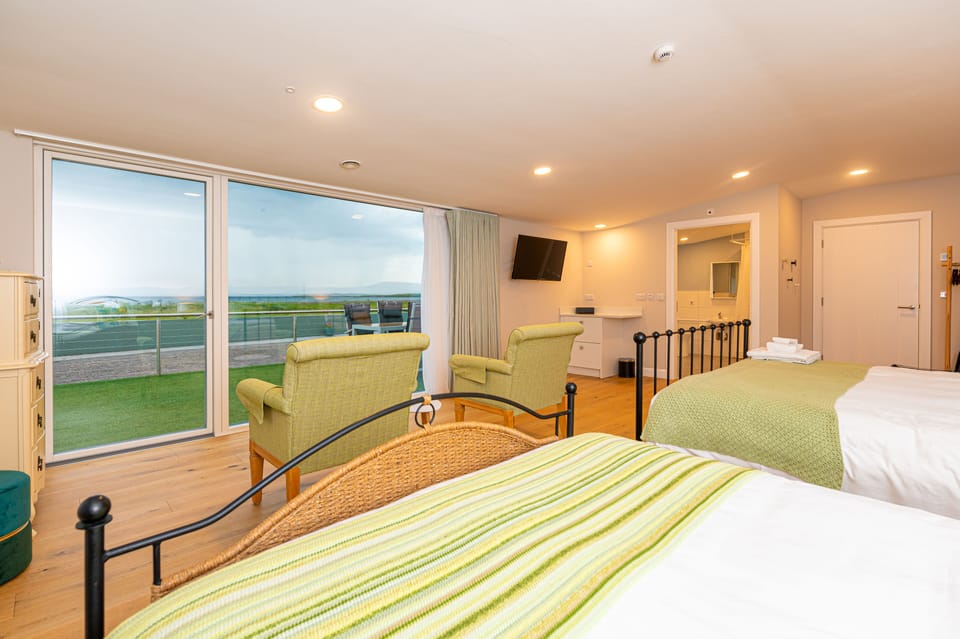 Suite One - Spacious luxury suite with stunning Atlantic sea views
