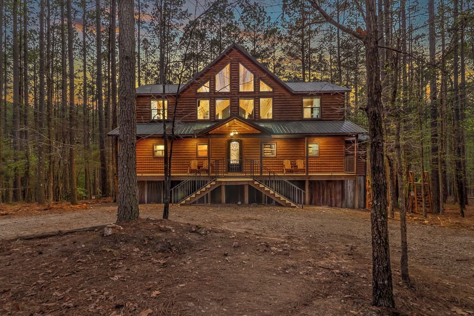 Front entrance as you arrive to Towering Pines at the end of a cul-de-sac