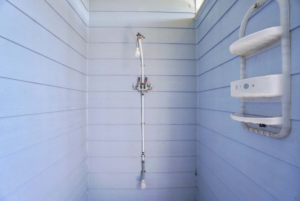 Surf-or-Sound-Realty-469-Rodanthe-Fantasea-Outdoor-Shower