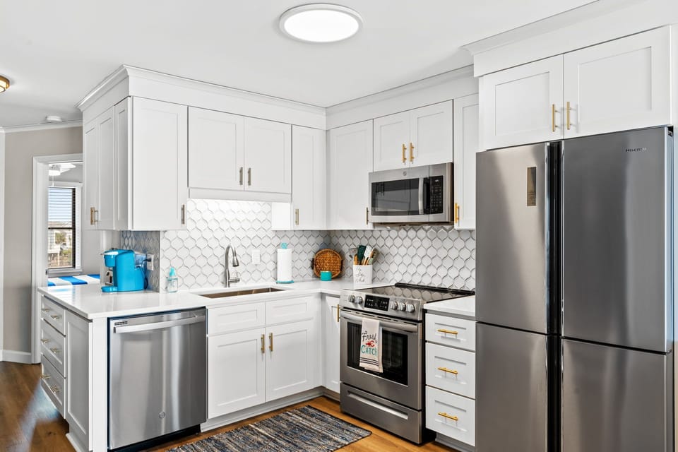 Full sized kitchen