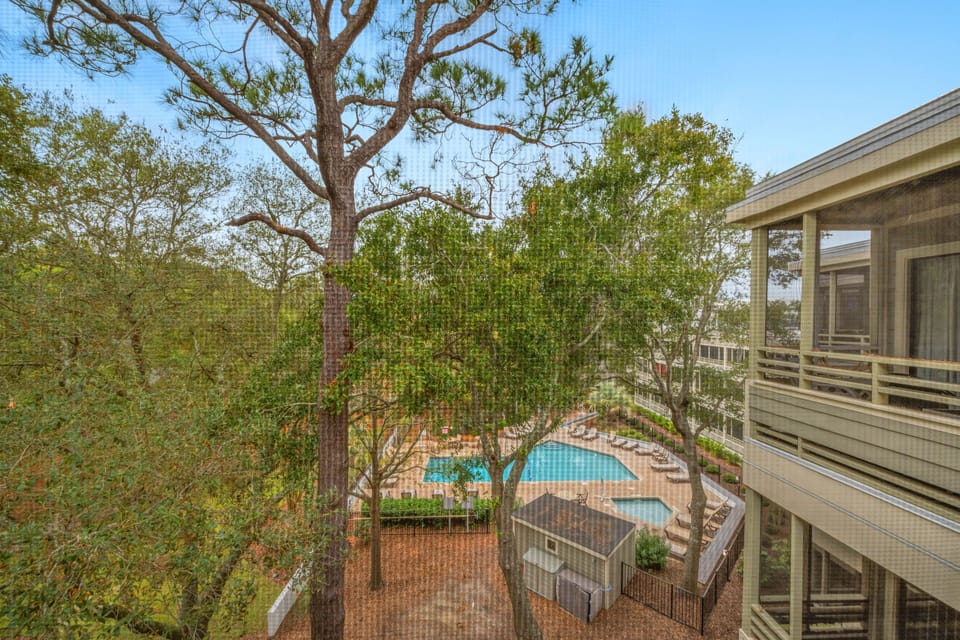 Private Screened In Balcony