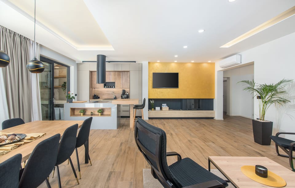 living rooom/dining room/klitchen