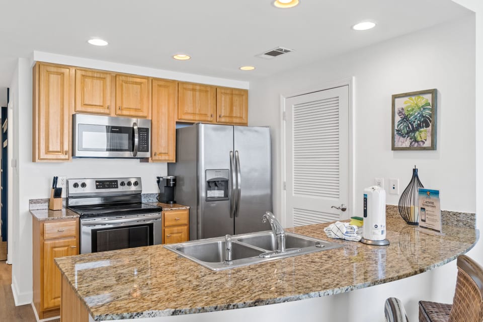 Kitchen with Breakfast Bar