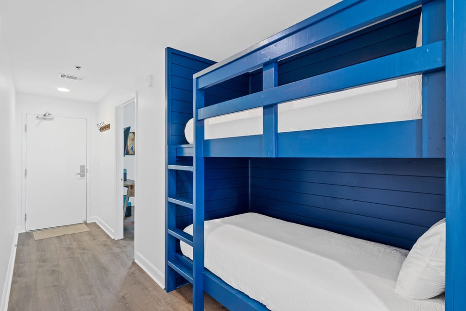 Bunk Alcove