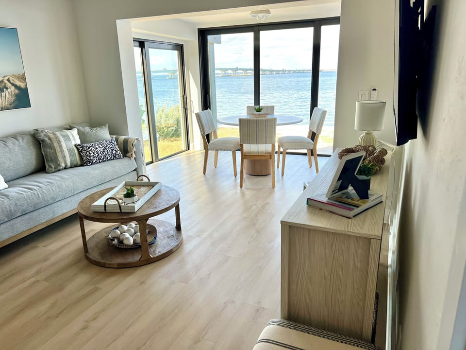 Beautiful views and bright space!