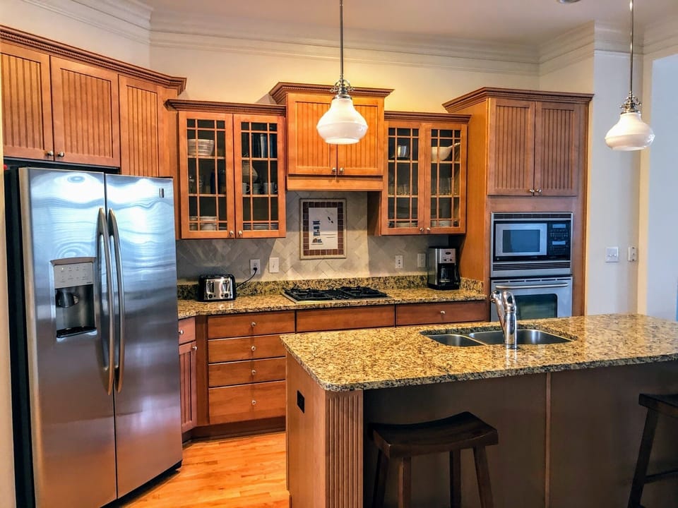 Second Floor: Eat-In Kitchen