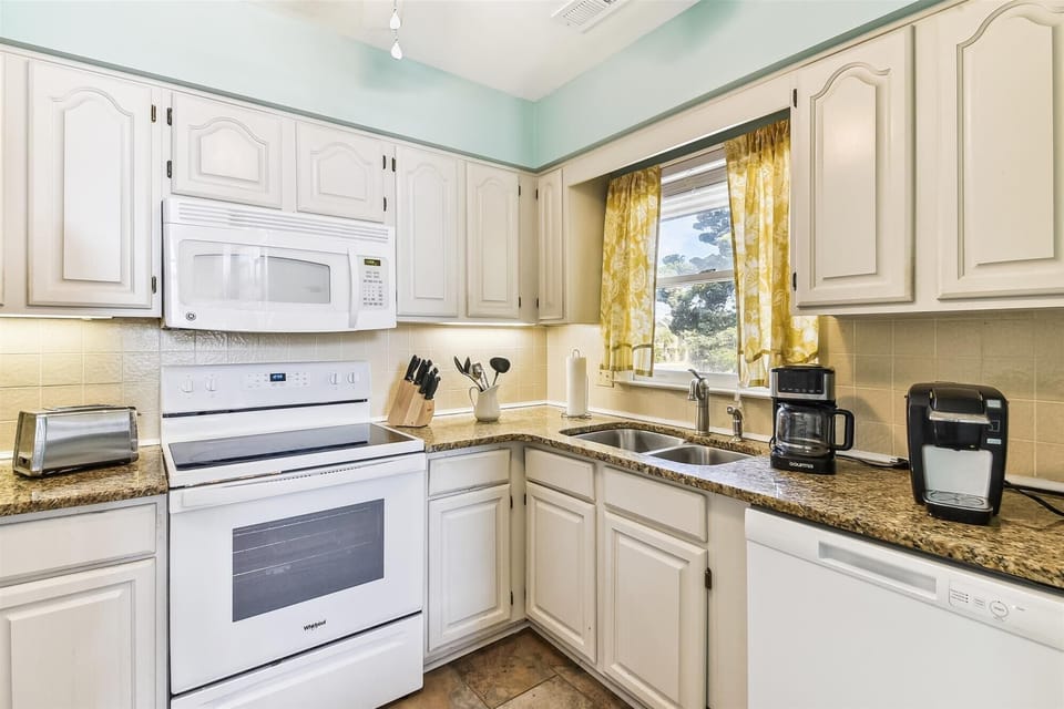 A fully stocked kitchen makes meal preparation a breeze.