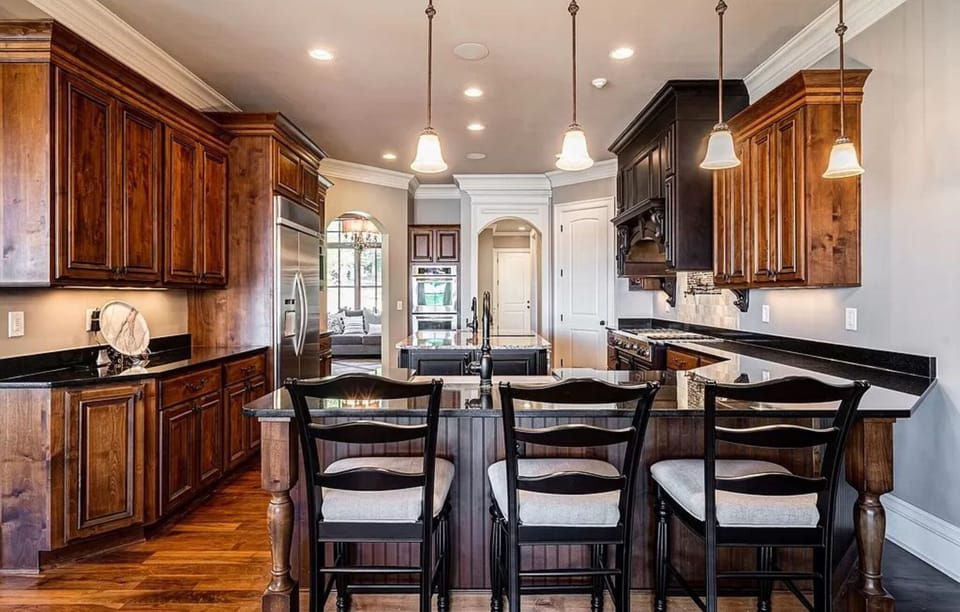 CHEF'S KITCHEN