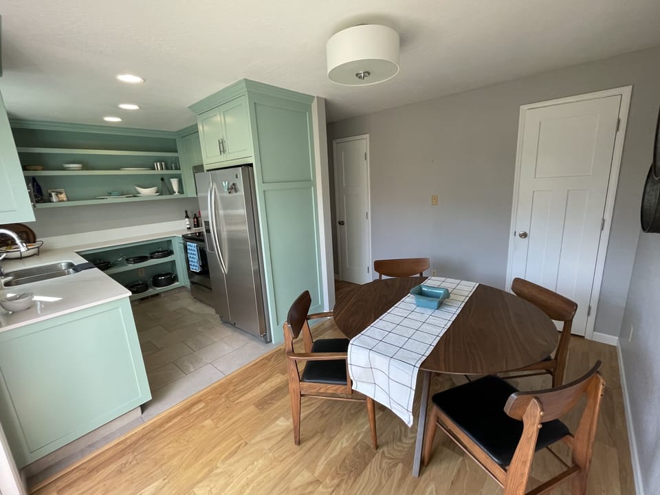 Fully equipped kitchen for big or small meals.