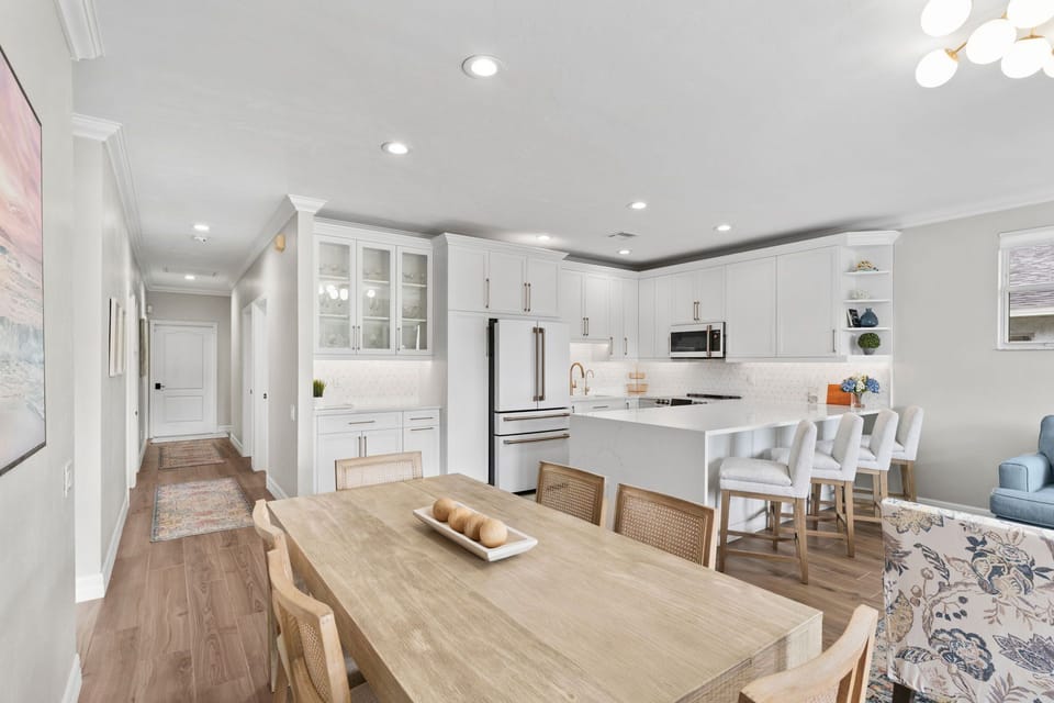 Newly Remodeled Kitchen, fully stocked with all cooking amenities
