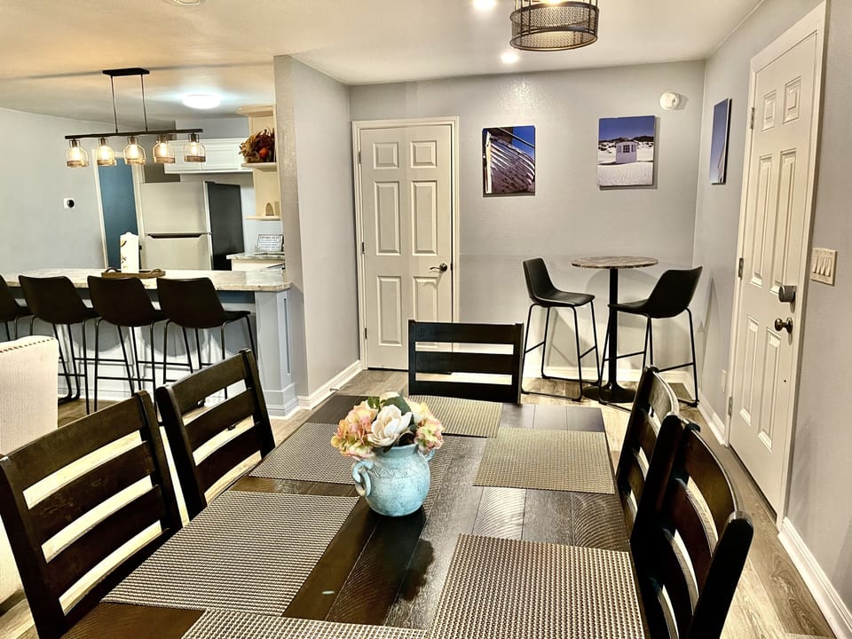 dining room table., beautiful dining area.