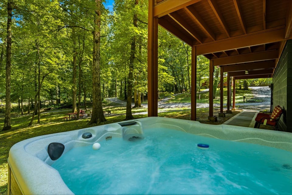 Outdoor spa tub