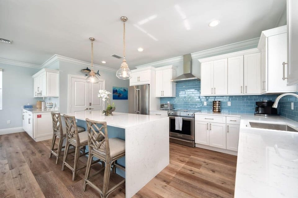 Extra seating at kitchen island