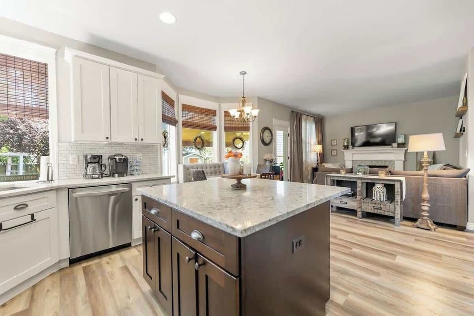 kitchen/great room view