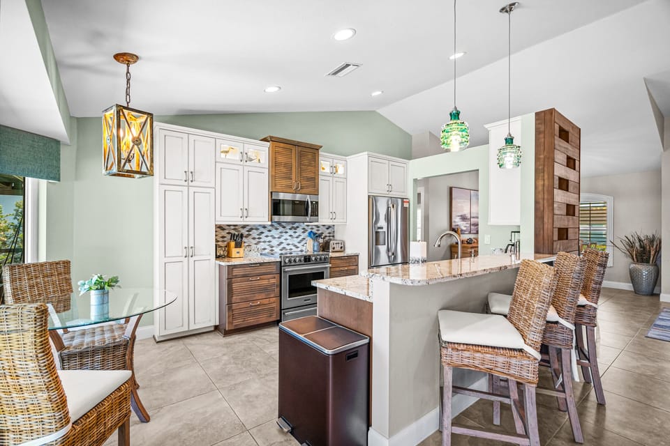 Eat in kitchen
