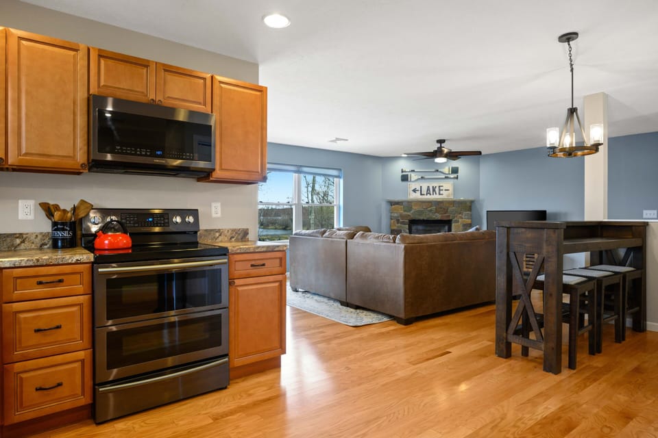 Open flowing floor plan